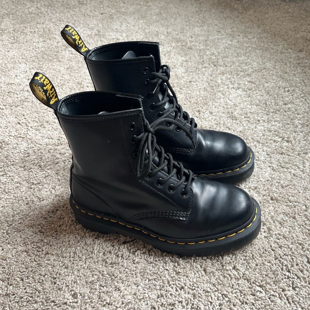 Dr. Martens lightly worn black ankle boots!